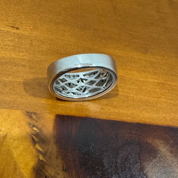 Sterling Silver and diamond Patterned Ring size 8.5 - Picture 7 of 10